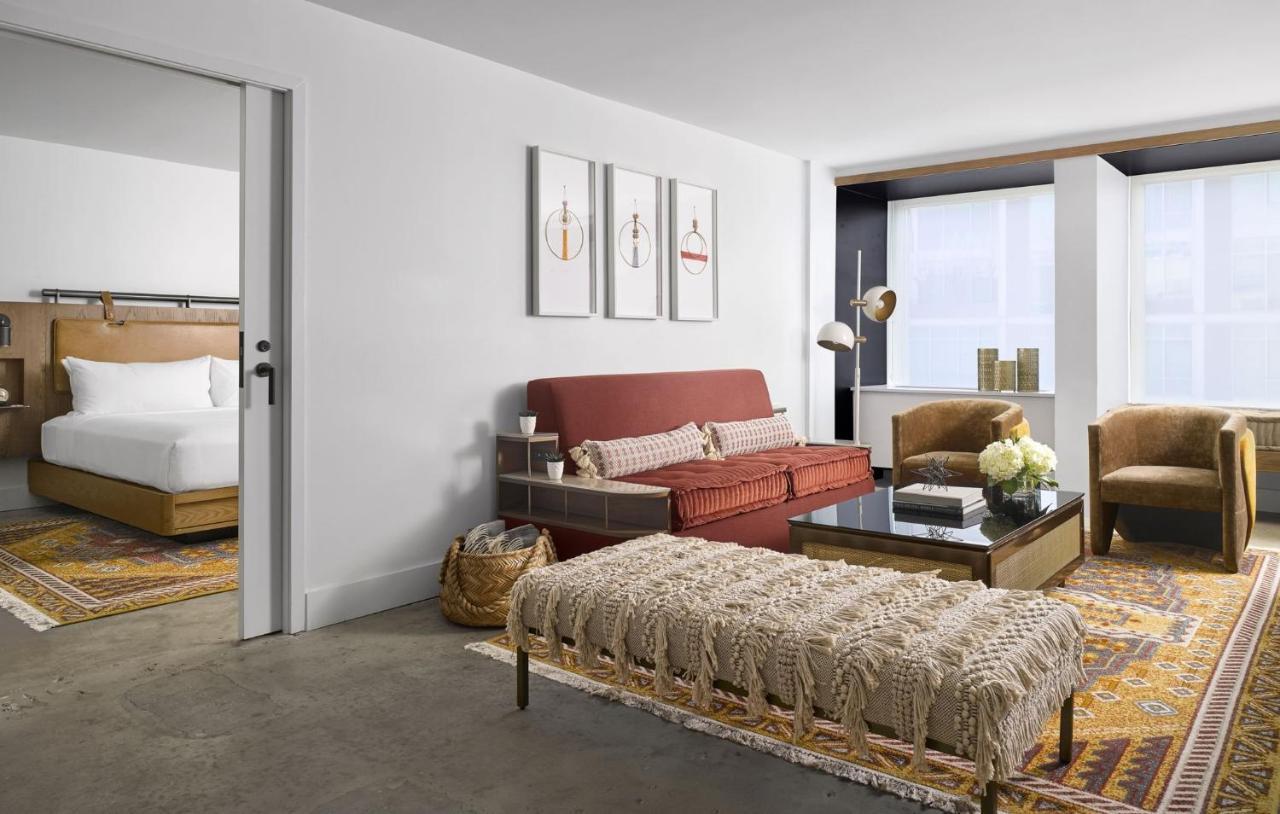 ยอร์ส ทรูลี ดีซี Hotel วอชิงตัน ภายนอก รูปภาพ A suite at the Hotel