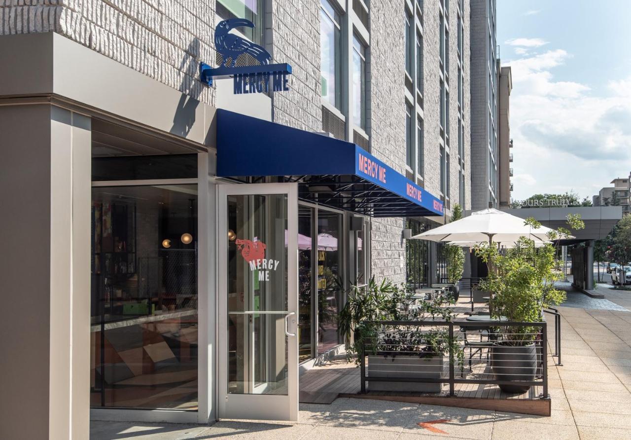 ยอร์ส ทรูลี ดีซี Hotel วอชิงตัน ภายนอก รูปภาพ Entrance to the hotel