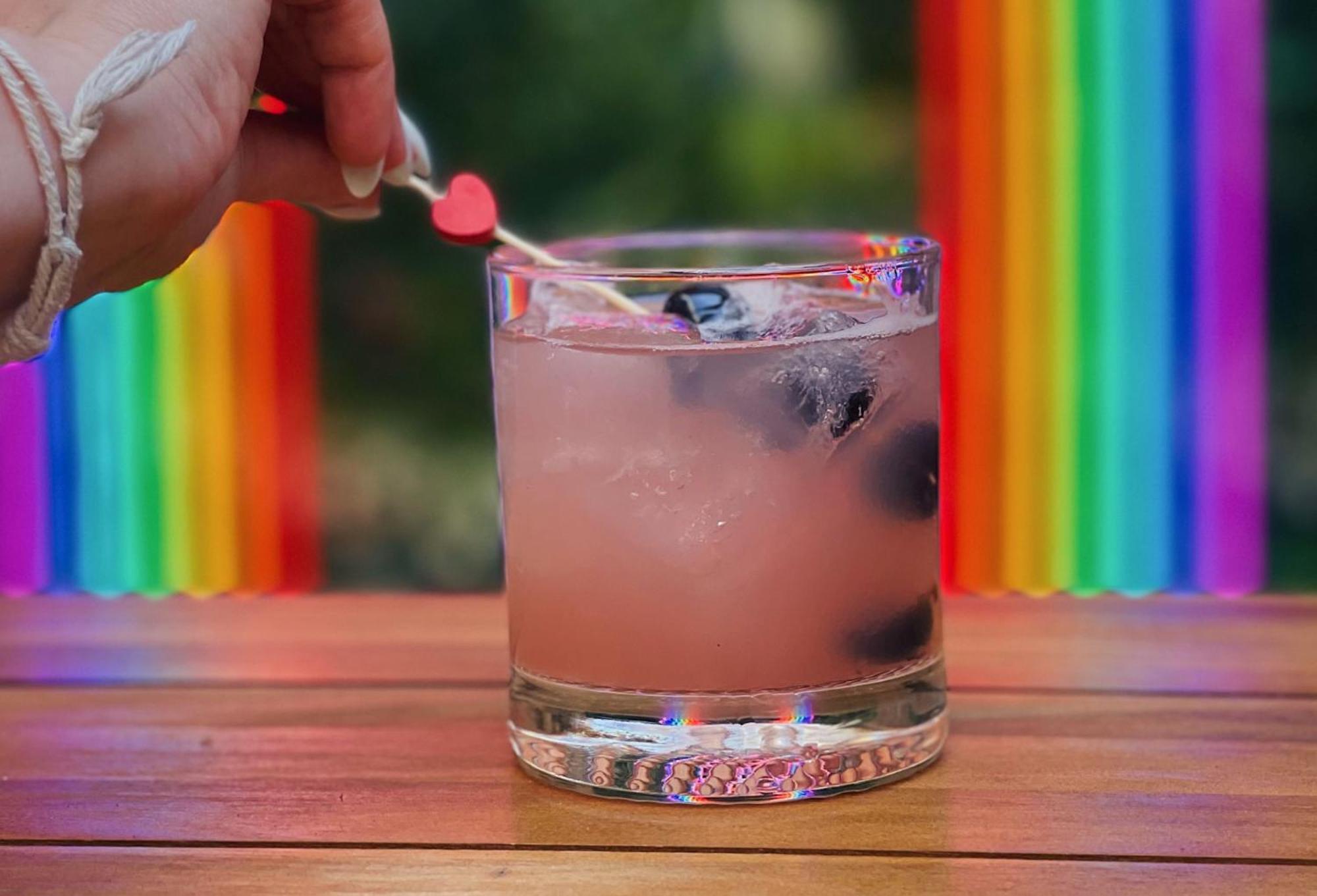 ยอร์ส ทรูลี ดีซี Hotel วอชิงตัน ภายนอก รูปภาพ A Pink Lady cocktail